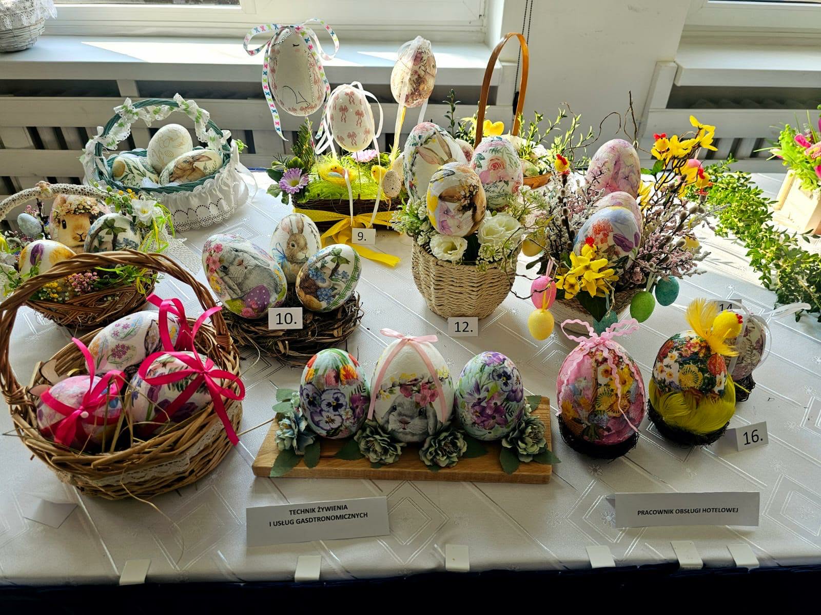 pomalowane i udekorowane jajka wielkanocne